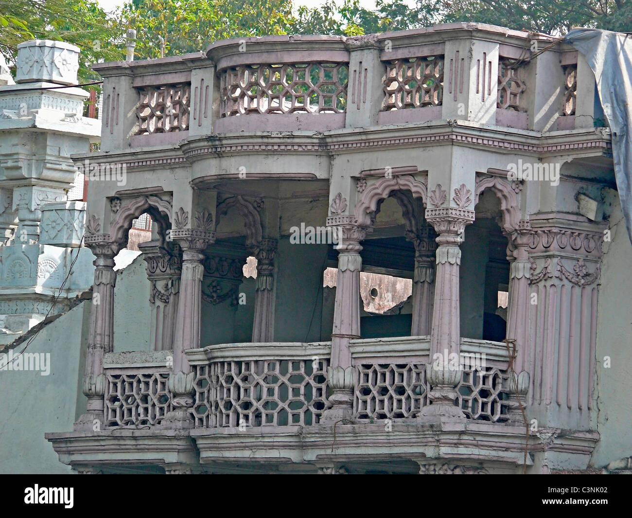 Balkon der Jain-Tempel, Dadawadi, Pune, Maharashtra, Indien Stockfoto