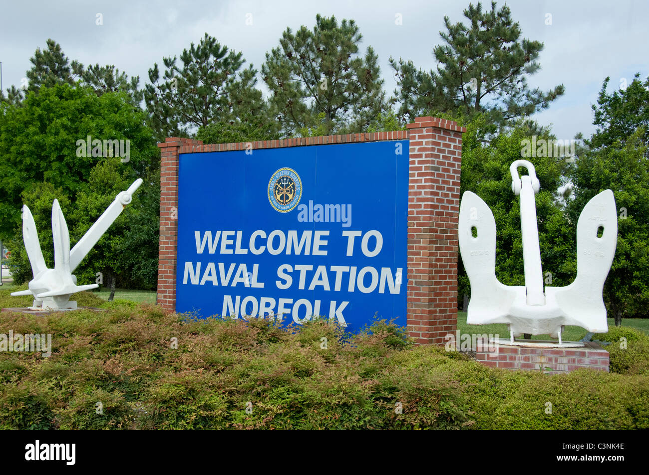 Virginia, Norfolk. Naval Station Norfolk. Anker von der USS America ...