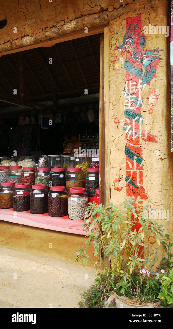 Kaufen Sie in Ban Rak Thai, eine chinesische Siedlung in der Provinz Mae Hong Son, Nord-Thailand ein Stockfoto