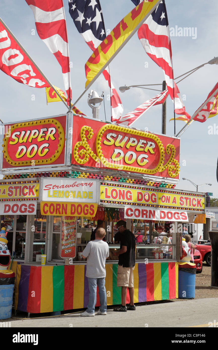 Florida, Hillsborough County, Plant City, Florida Strawberry Festival, Karneval, Lebensmittel, Verkäufer Verkäufer Stände Stand Markt Markt Markt, FL110306053 Stockfoto