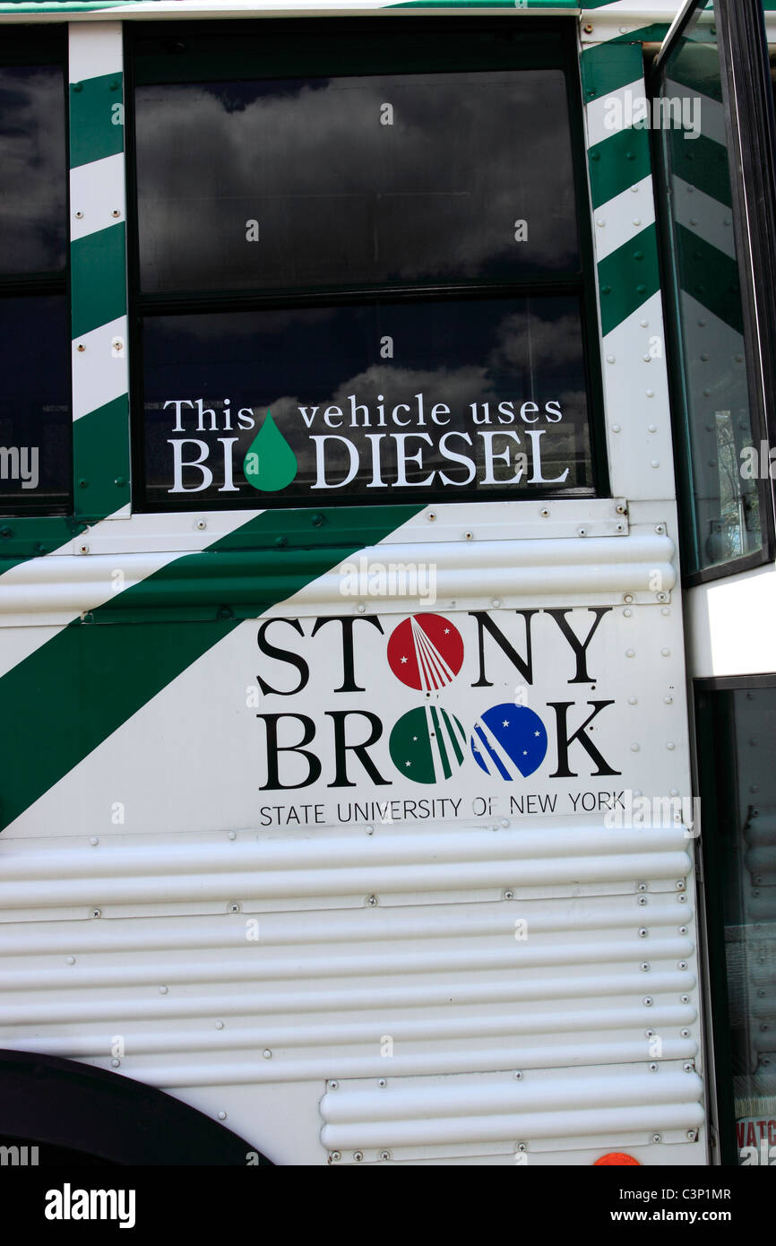 Biodiesel-Bus auf dem Display beim Earthstock-Festival auf dem Campus der Stony Brook University, Long Island NY Stockfoto