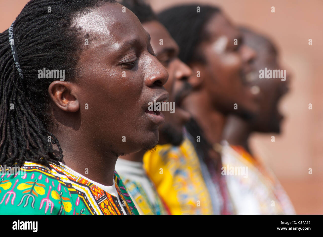 Simbabwe-Entertainer singen in Chester, England. Stockfoto