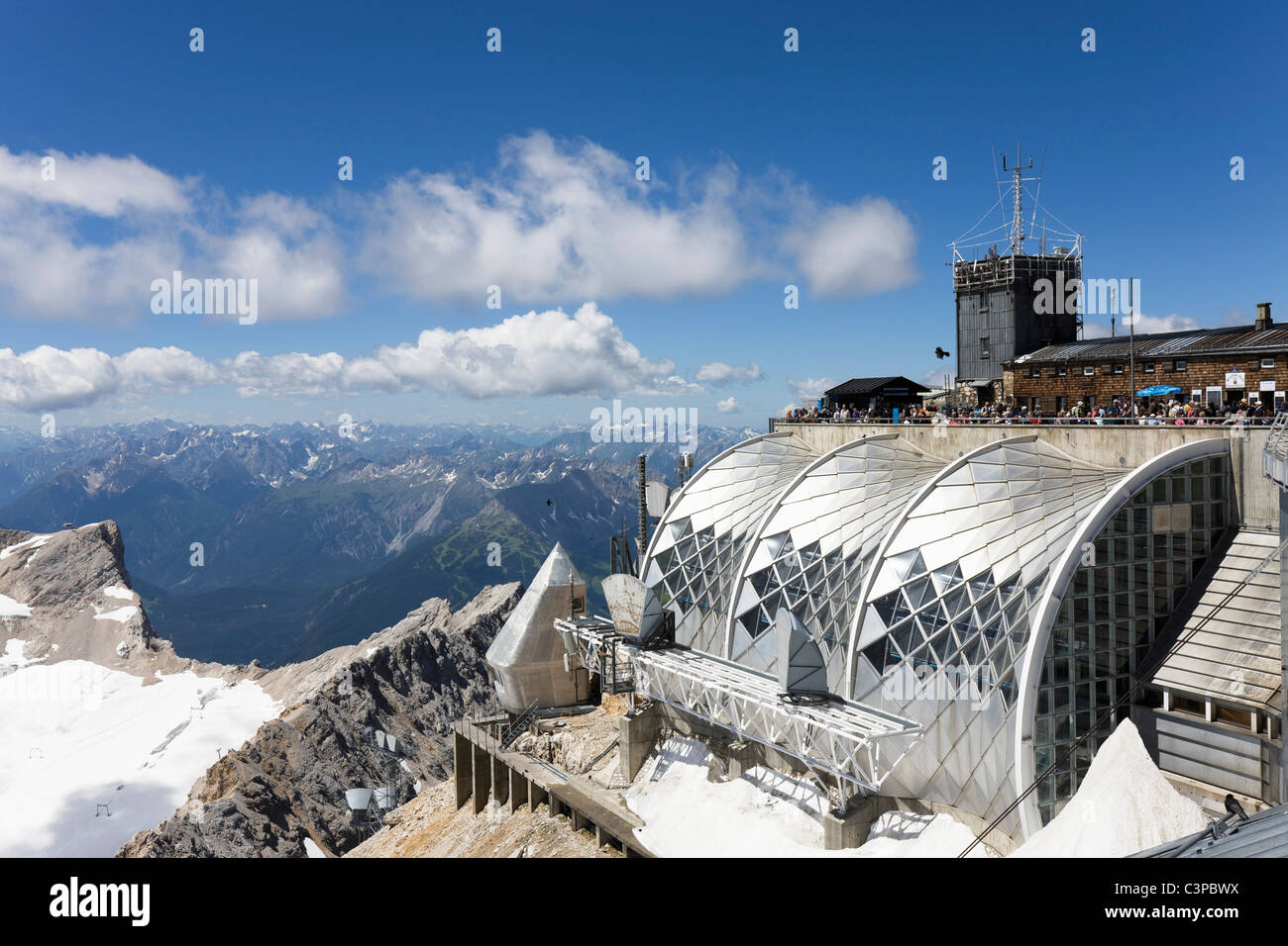 Österreich, Tirol, Zugspitze, Aussichtspunkt und Gebirgszüge Stockfoto