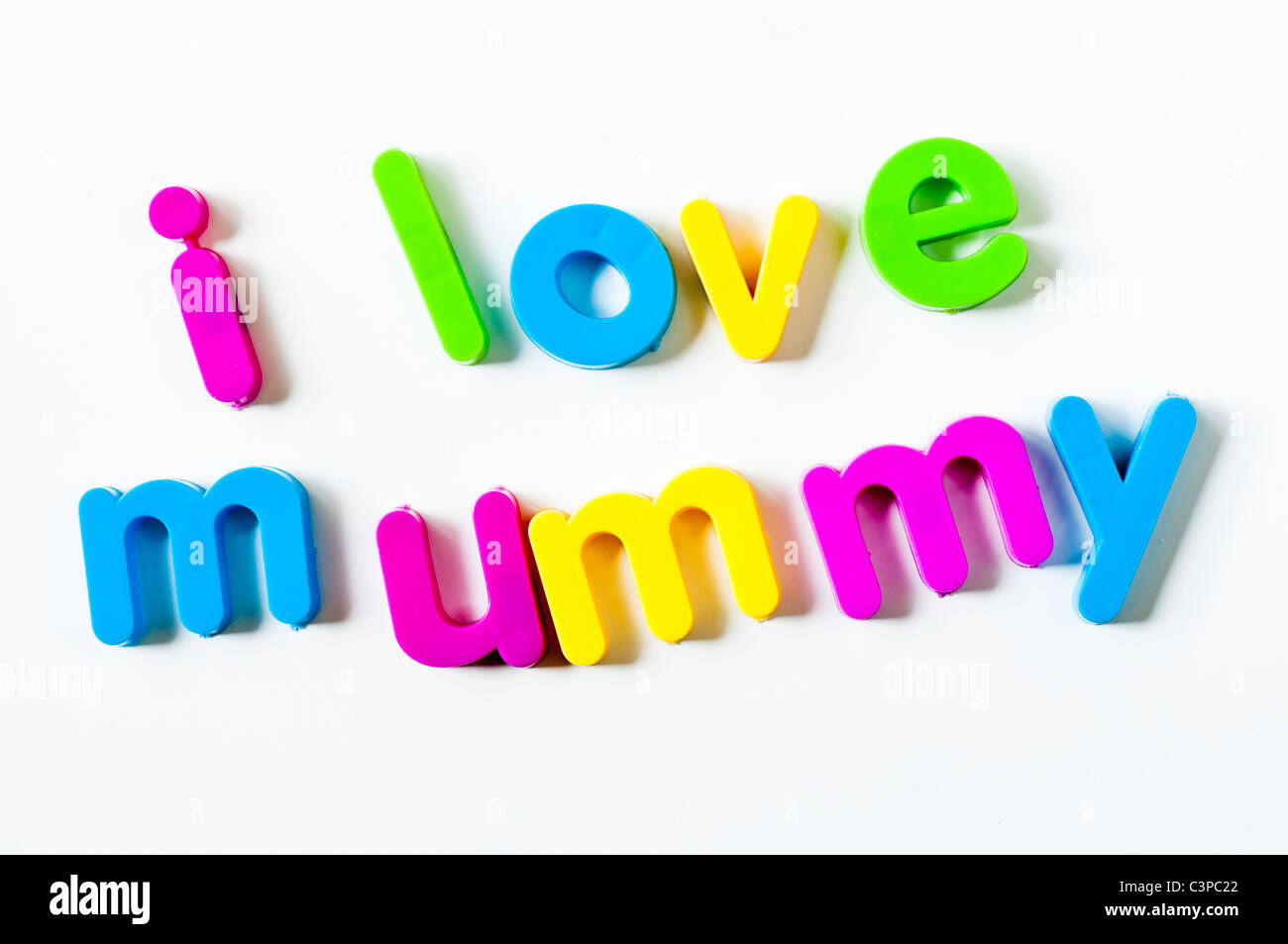 Kühlschrank-Magnete Magnetbuchstaben buchstabieren "I love Mama" Stockfoto