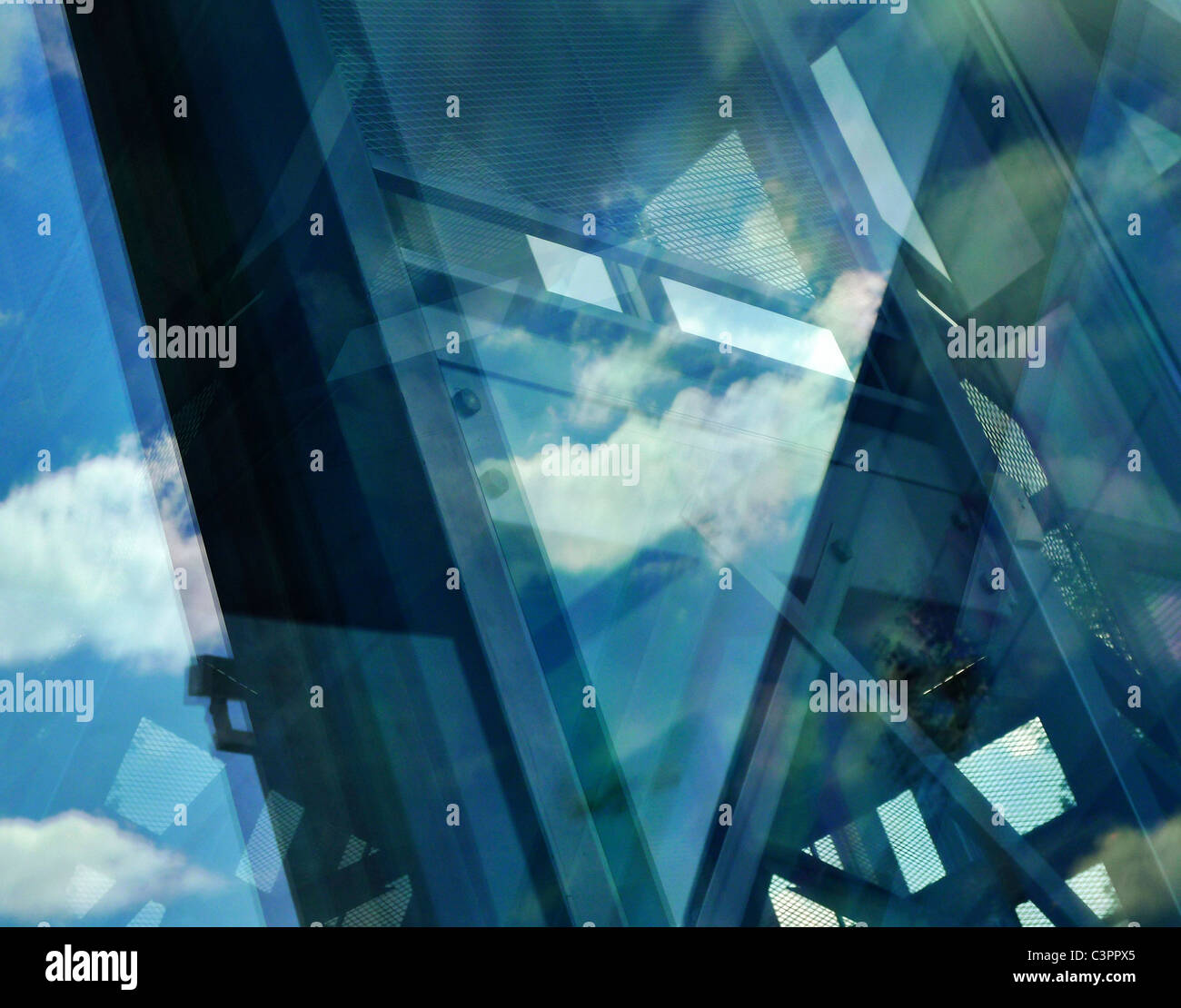 Abstrakte reflektierenden architektonische Komposition. Stockfoto