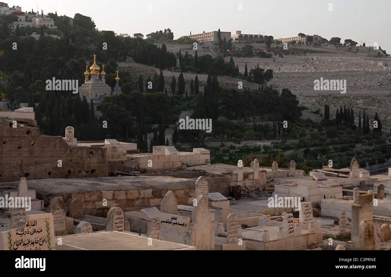 Friedhöfe in der Nähe der Klagemauer der alten Stadt von Jerusalem in Israel. Stockfoto
