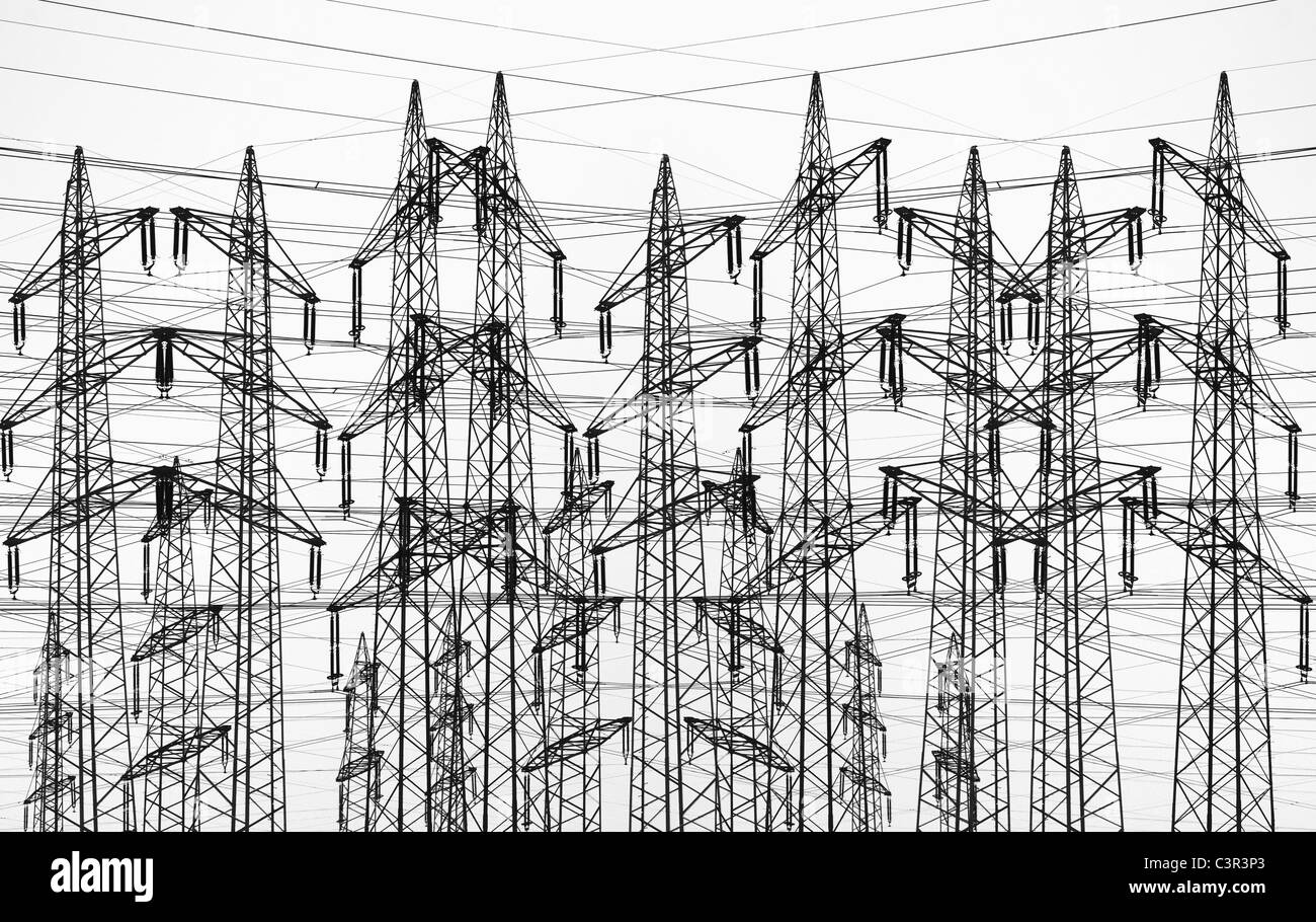 Deutschland, Hamburg, Stromleitungen Stockfoto