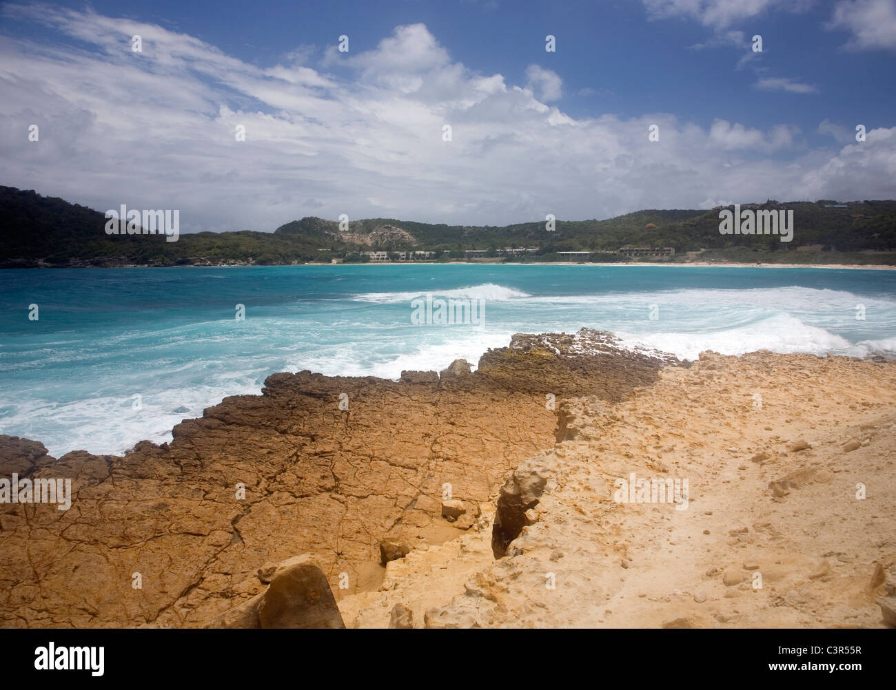 Erodierten Felsformationen am Strand von Half Moon Bay in Antigua Stockfoto