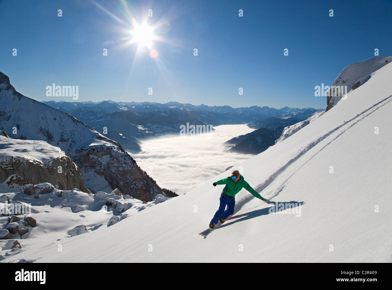 Snowboarder freies Fahren Stockfoto