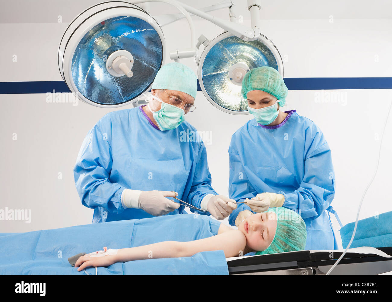 Deutschland, München, Chirurgen die Operation Stockfotografie Alamy