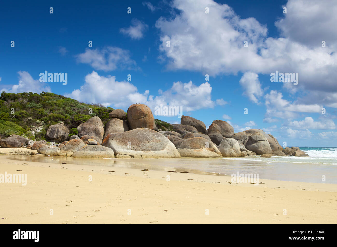 Wandern von Tidal River zum Whiskey Bay über quietschende Strand und Picnic Bay. Wilsons Promontory Stockfoto