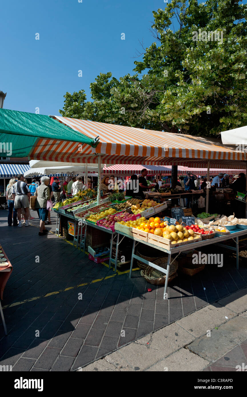 Cours Saleya Markt in Nizza Stockfoto