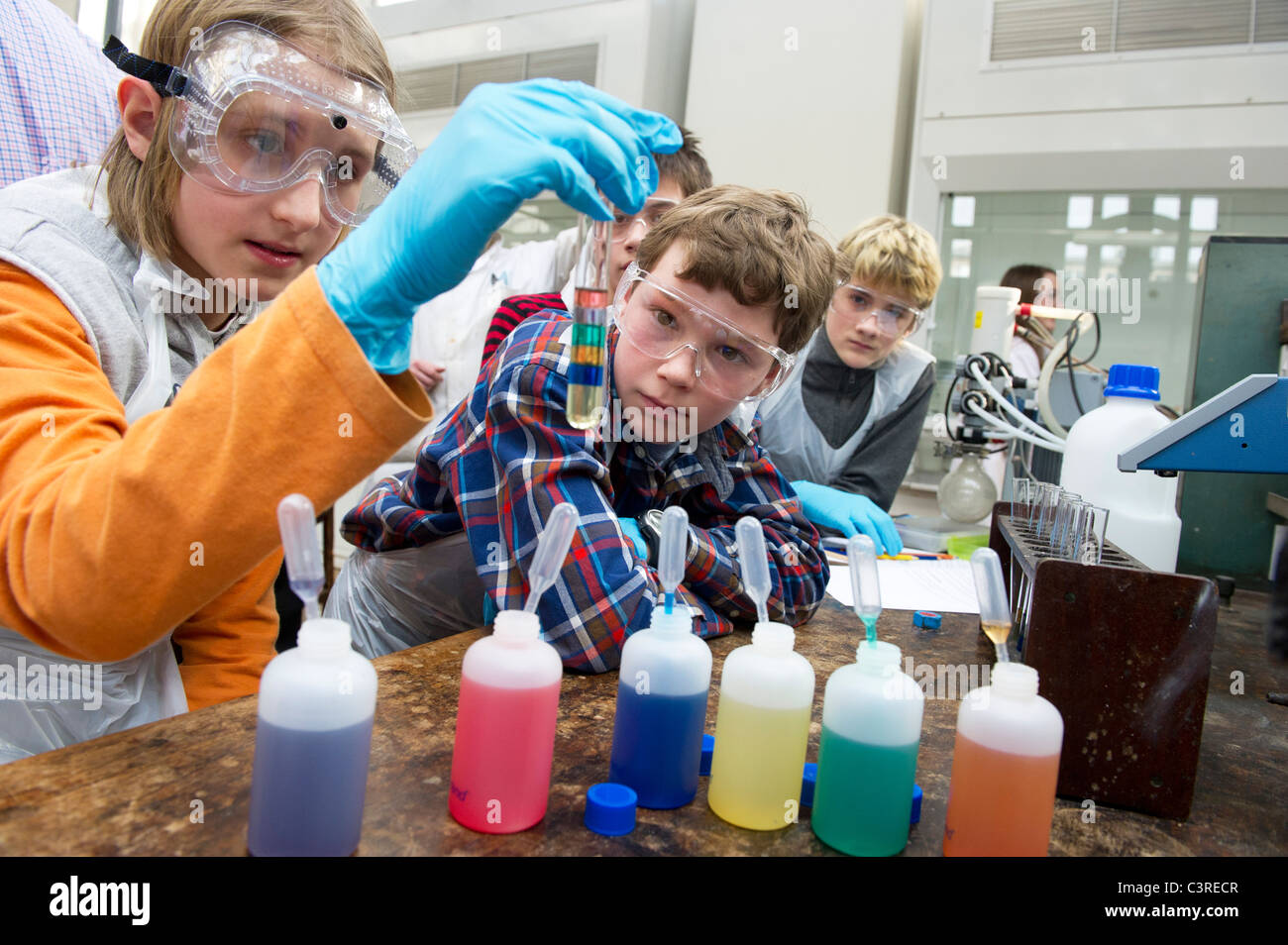 Chemie farben -Fotos und -Bildmaterial in hoher Auflösung – Alamy