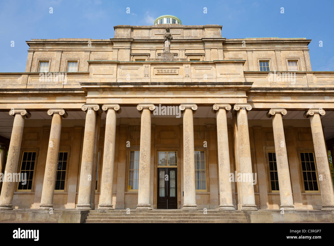 Die Pittville Pump Room in Pittville Park Cheltenham Gloucestershire England UK GB Stockfoto