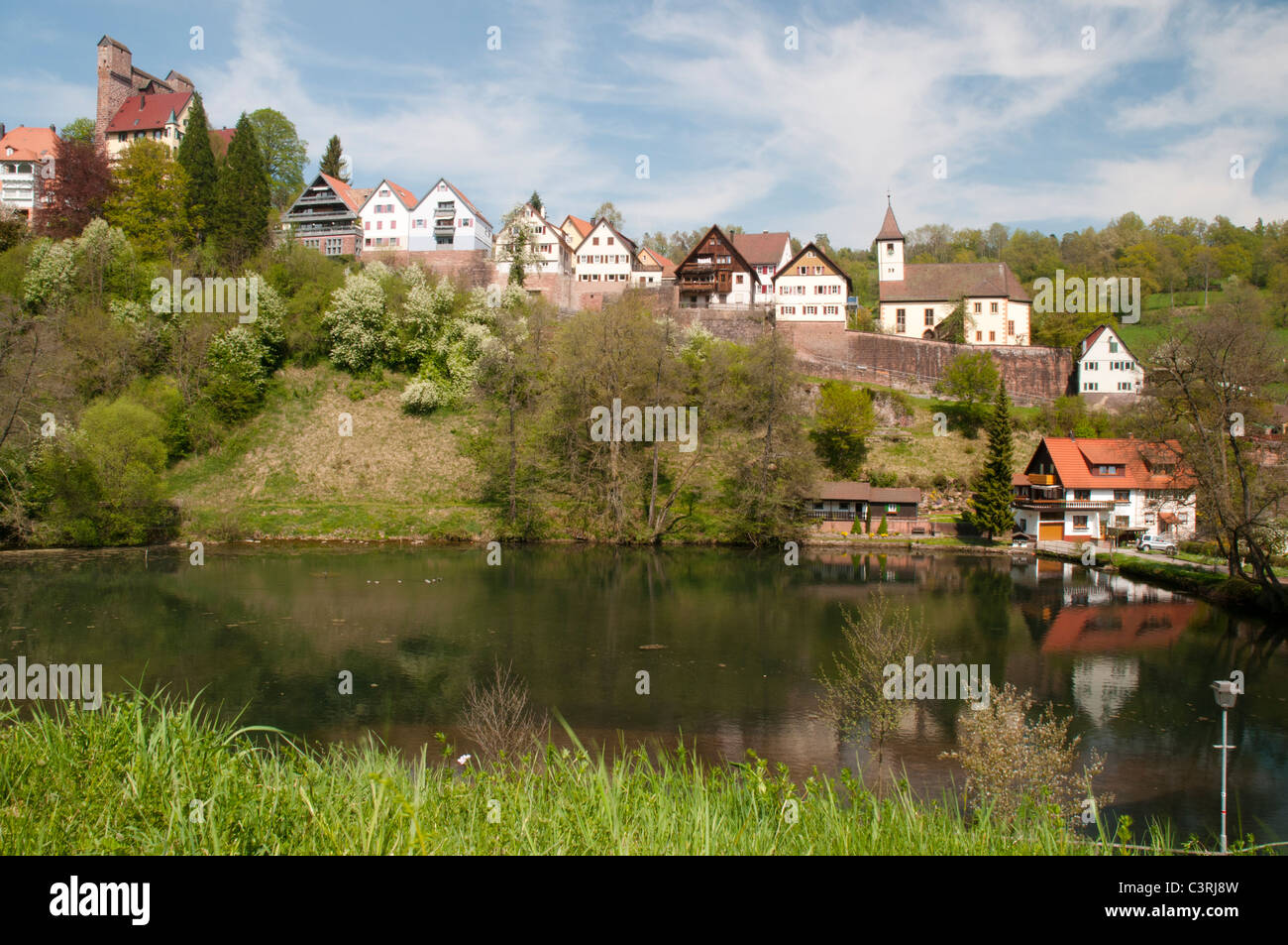 Stadtbild Ansicht der alten Stadt Berneck mit der berühmten Burg, Kreis Calw, Schwarzwald, Baden-Württemberg, Deutschland Stockfoto