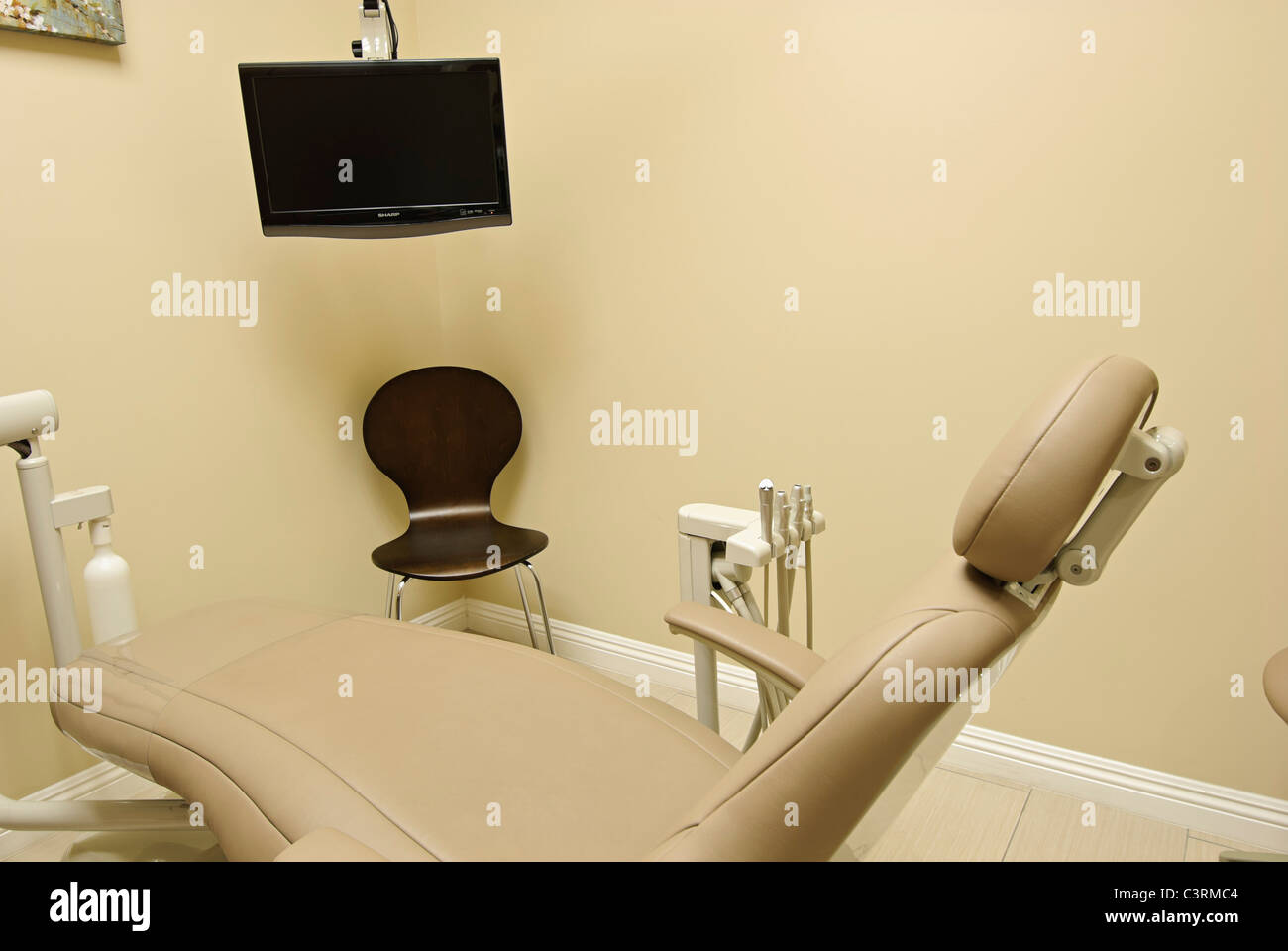 Neue und moderne Einrichtung von einer Zahnarztpraxis. Stockfoto
