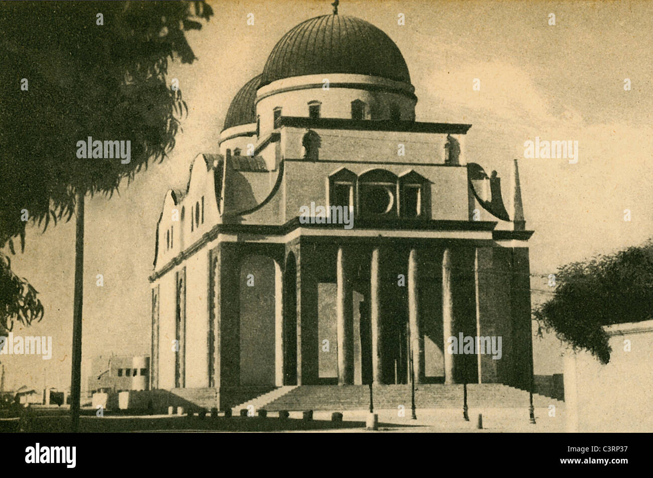 Die Kathedrale in Bengasi während der italienischen Besatzung, 1930er Jahre. Aus der Commissariato per il Turismo in Libyen. Stockfoto