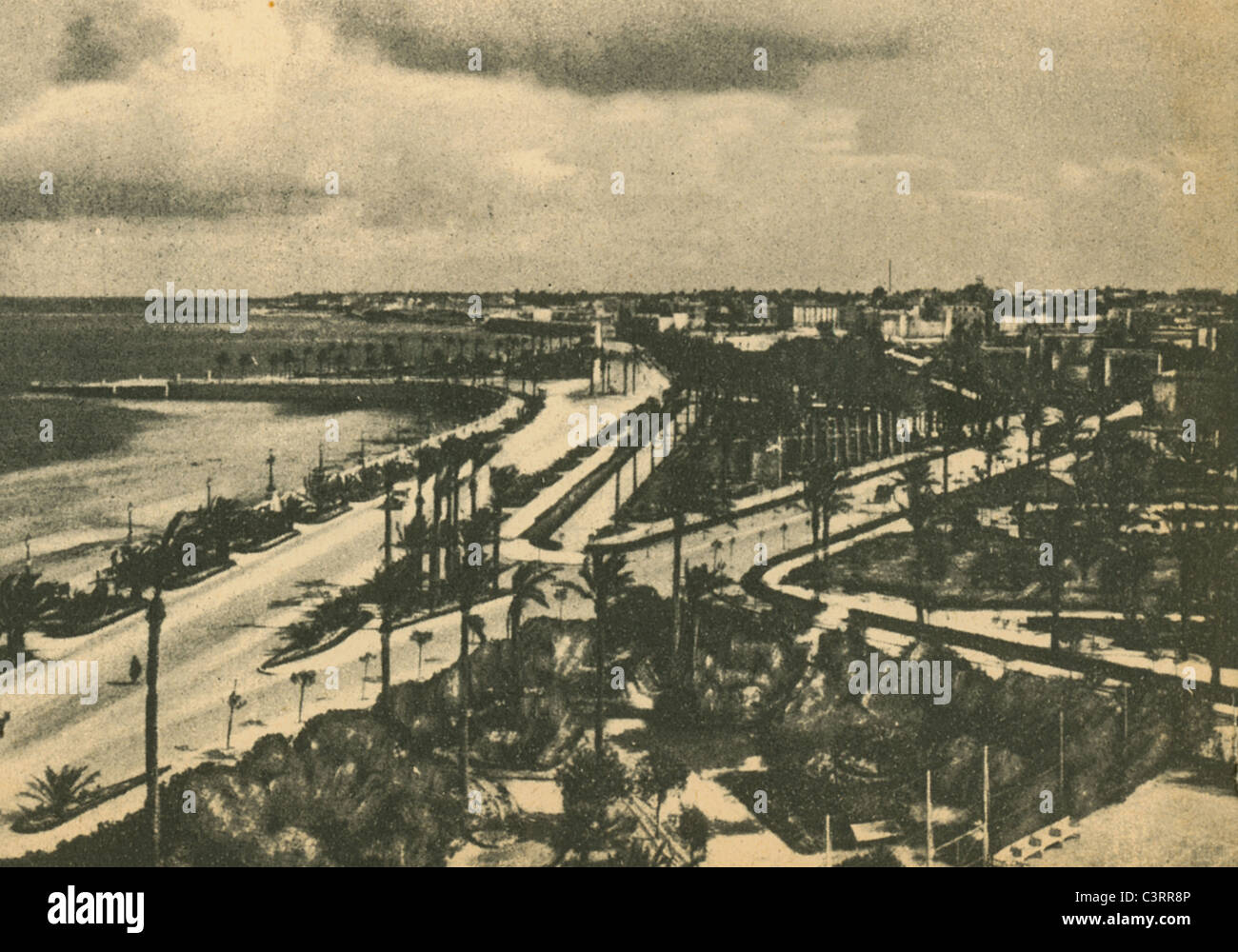 Foto von Tripolis am Meer unter italienische Besatzung in den 1930er Jahren. Aus der Commissariato per il Turismo in Libyen. Stockfoto