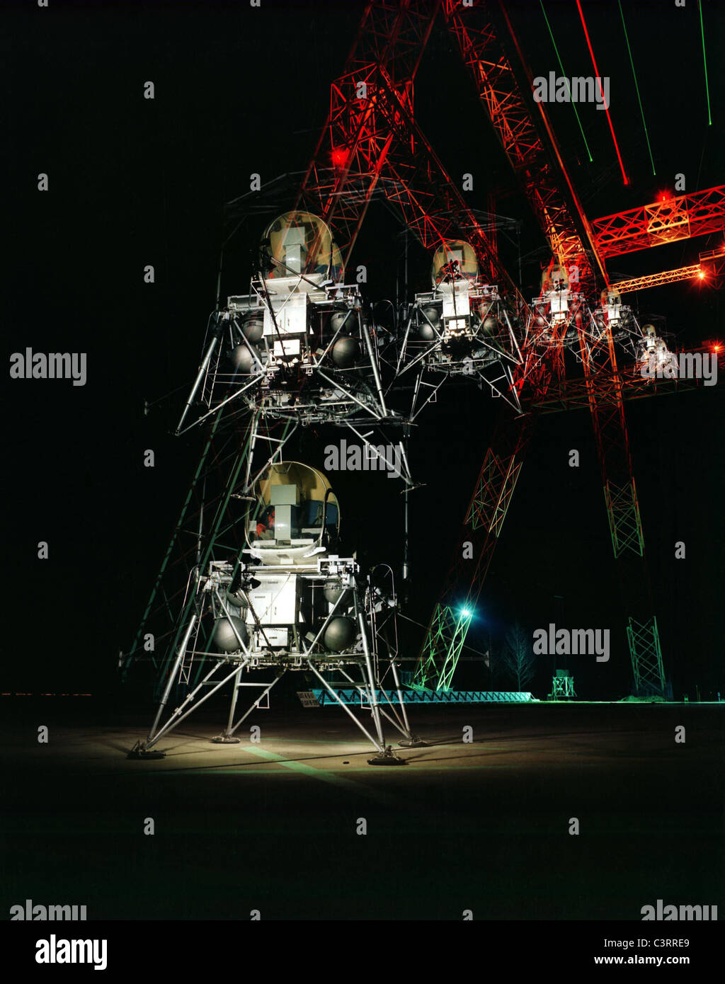 Mehrfachbelichtung unterstreicht Lems Training (Lunar Ausflug Modul Simulator) Stockfoto