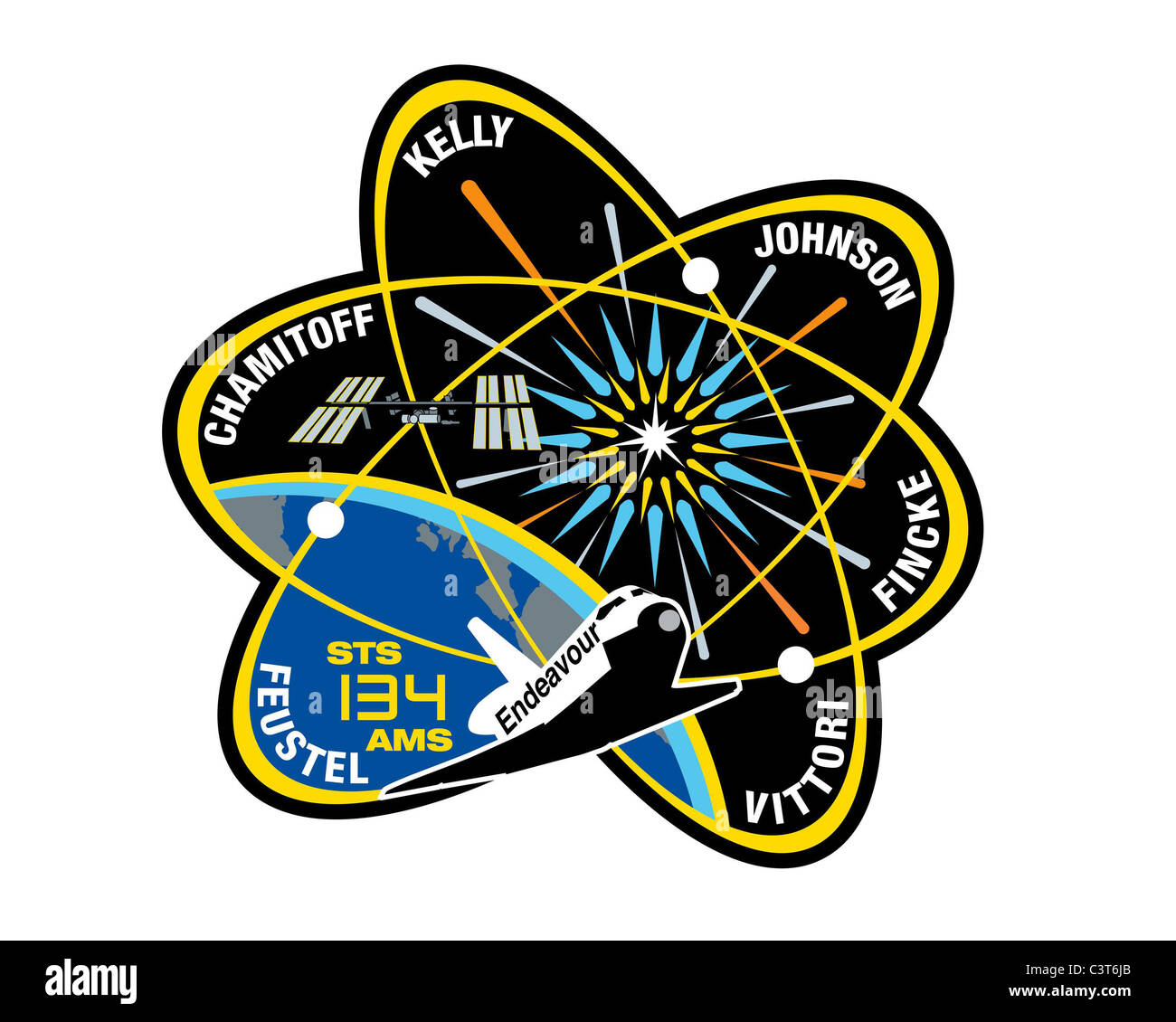 STS-134 Mission Patch STS-134 Mission Patch das Design der STS-134 Crew patch Forschung auf der Internationalen Raumstation konzentriert sich auf die fundamentale Physik des Universums Highlights. Auf dieser Mission, die Besatzung des Space Shuttle Endeavour wird das Alpha-Magnet-Spektrometer (AMS) Experiment - eine kosmische Partikel Detektor, nutzt das erste supraleitende Magneten im Raum geflogen werden. Die Form der Patch wird von der International Atomic Symbol inspiriert, und stellt das Atom mit kreisenden Elektronen um den Atomkern. Stockfoto