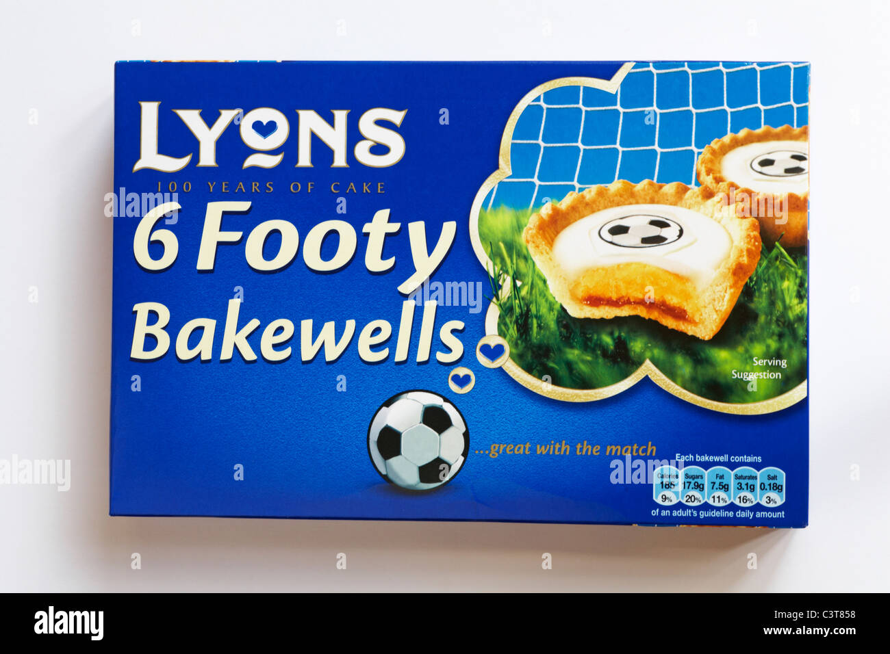 Schachtel mit Lyon 6 footy Bakewells isoliert auf weißem Hintergrund Stockfoto