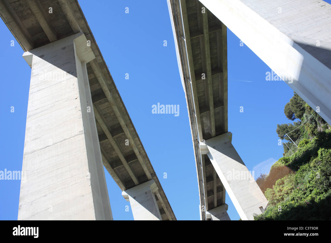 schönes Bild von konkreten Autobahnbrücke Stockfoto