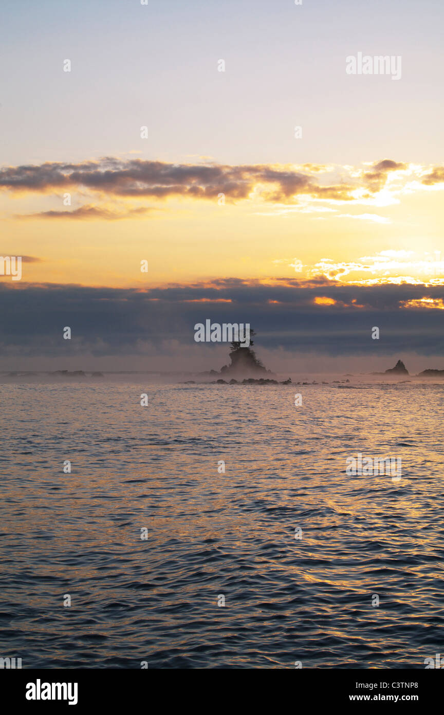 Sonnenaufgang über Meer Stockfoto