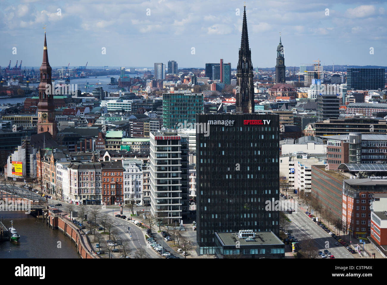 Luftaufnahme von Hamburg mit Spiegel TV Gebäude frontalen Ansicht Stockfoto