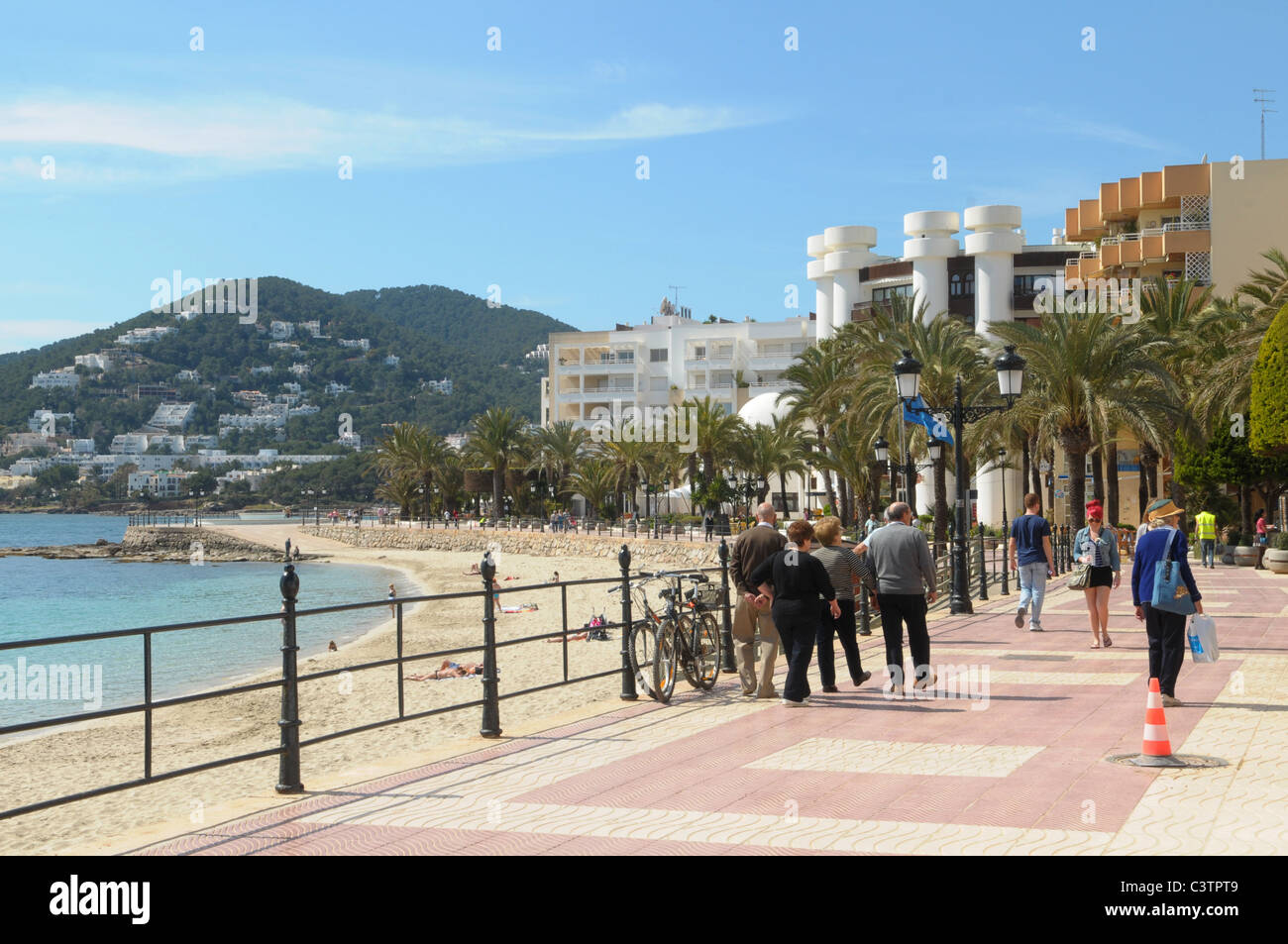 Santa Eulalia Promenade und Strand Stockfoto