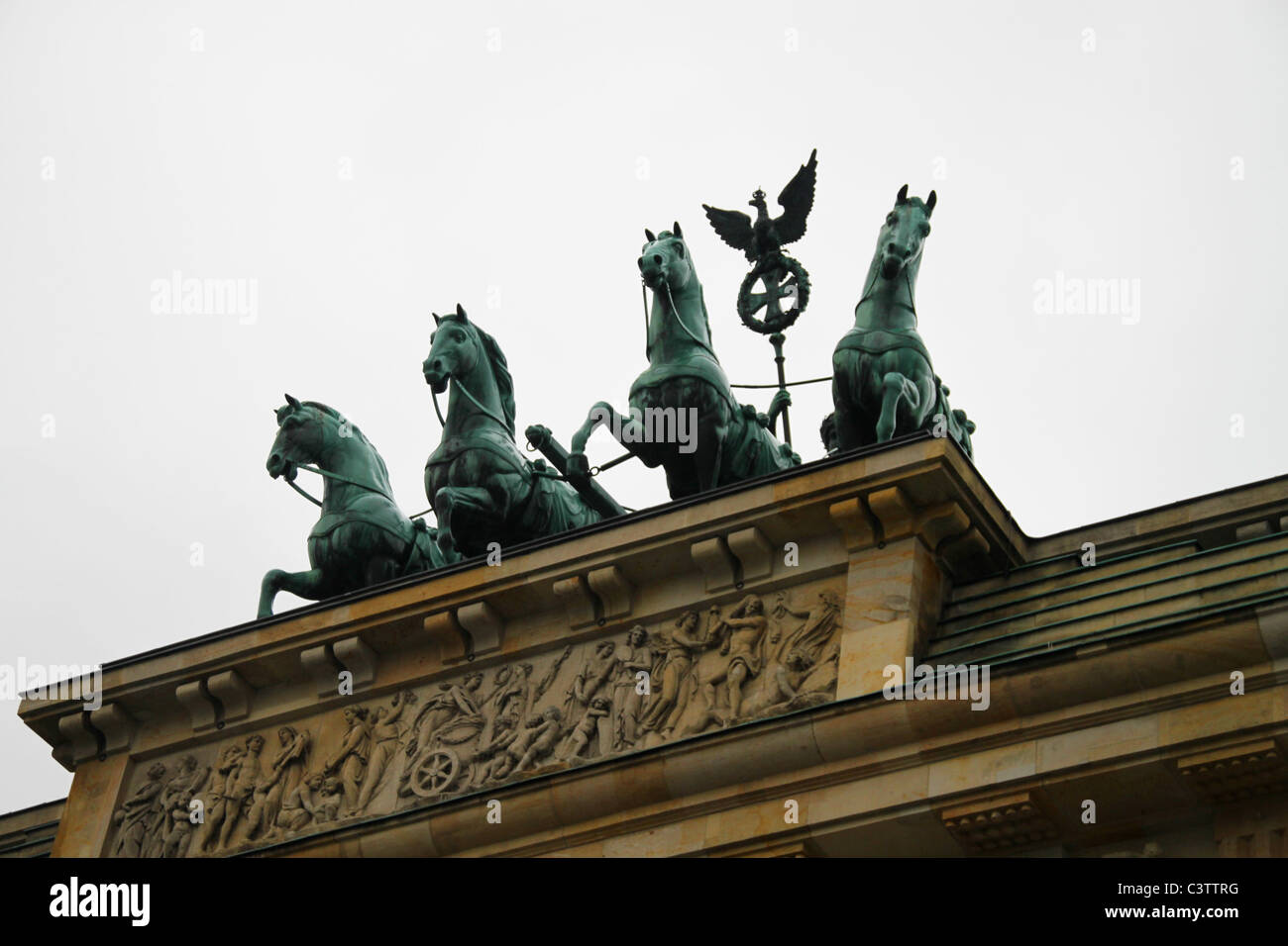 Welche Skulptur Krönt Das Brandenburger Tor www.alamy.de