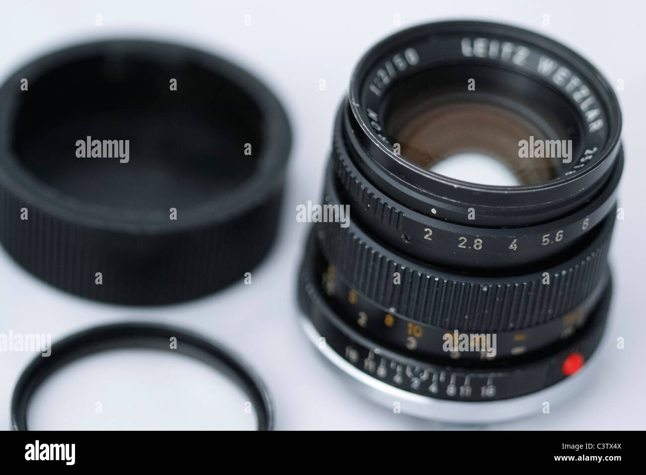 Leitz Wetzlar Summicron 50mm f/2 Objektiv für Leica M Sucherkameras Stockfoto