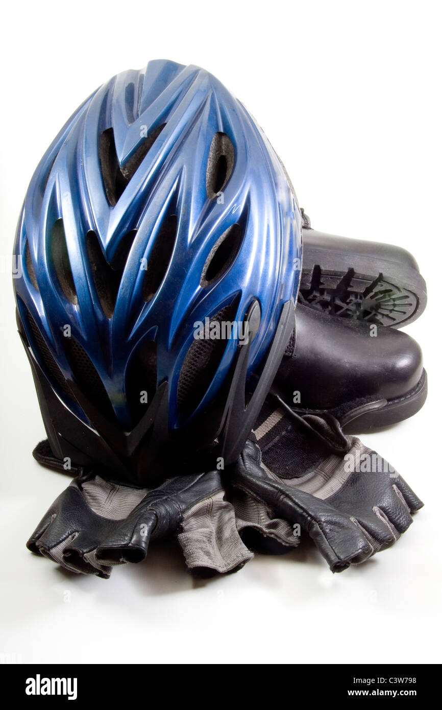 Fahrrad, Helm, Handschuhe und Stiefel für extreme Sportarten im freien Stockfoto