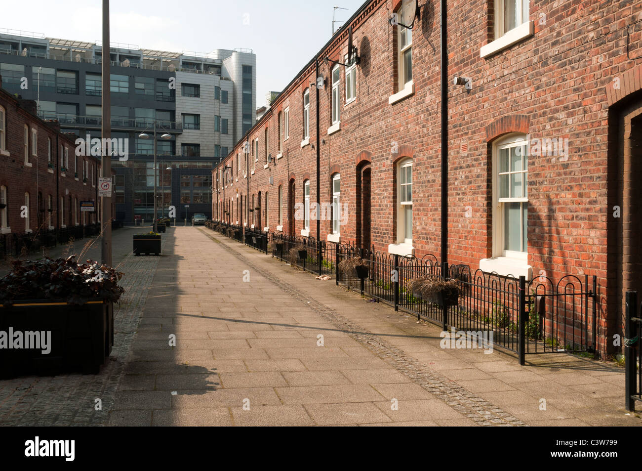 Restaurierte Gründerzeit Reihenhaus Häuser, Anita Street, Ancoats Urban Village, Northern Quarter, Manchester, England, UK. Stockfoto