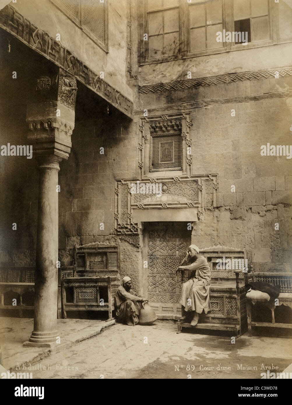 Nr. 89 Cour d ' une Maison Arabe. Foto von Abdullah Freres, 1880er Jahre Albumen print, Kairo, Ägypten Stockfoto