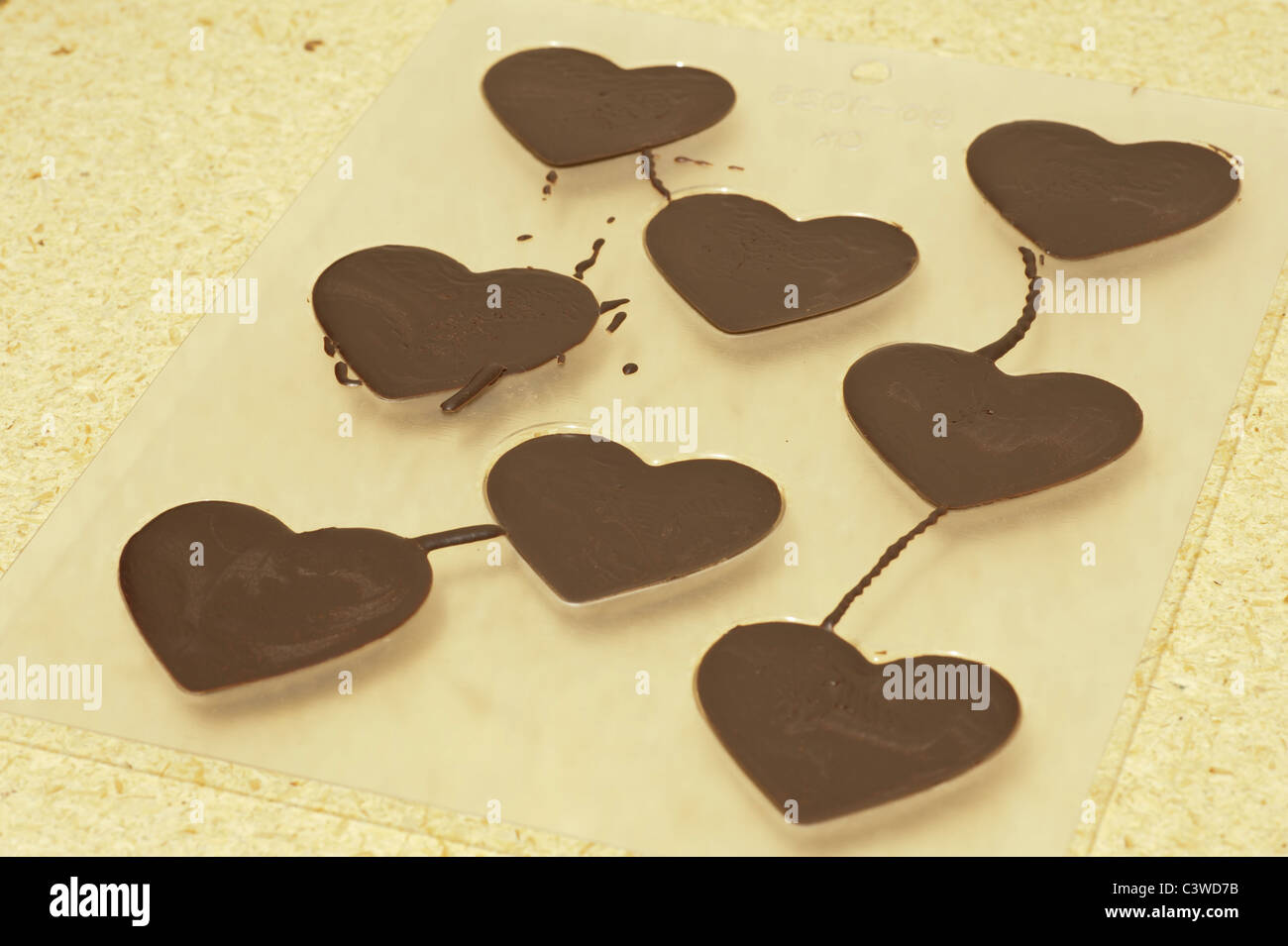 Herz Formen voller handgeschöpfte Schokolade von chocolatier in Stevensville, Montana. Stockfoto