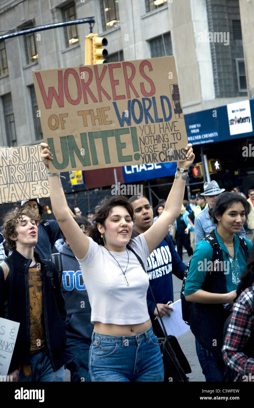 United Federation of Teachers Mitglieder und Unterstützer demonstrieren in der Nähe von New York City Hall gegen die vorgeschlagene Lehrer Entlassungen im Mai 2011 Stockfoto