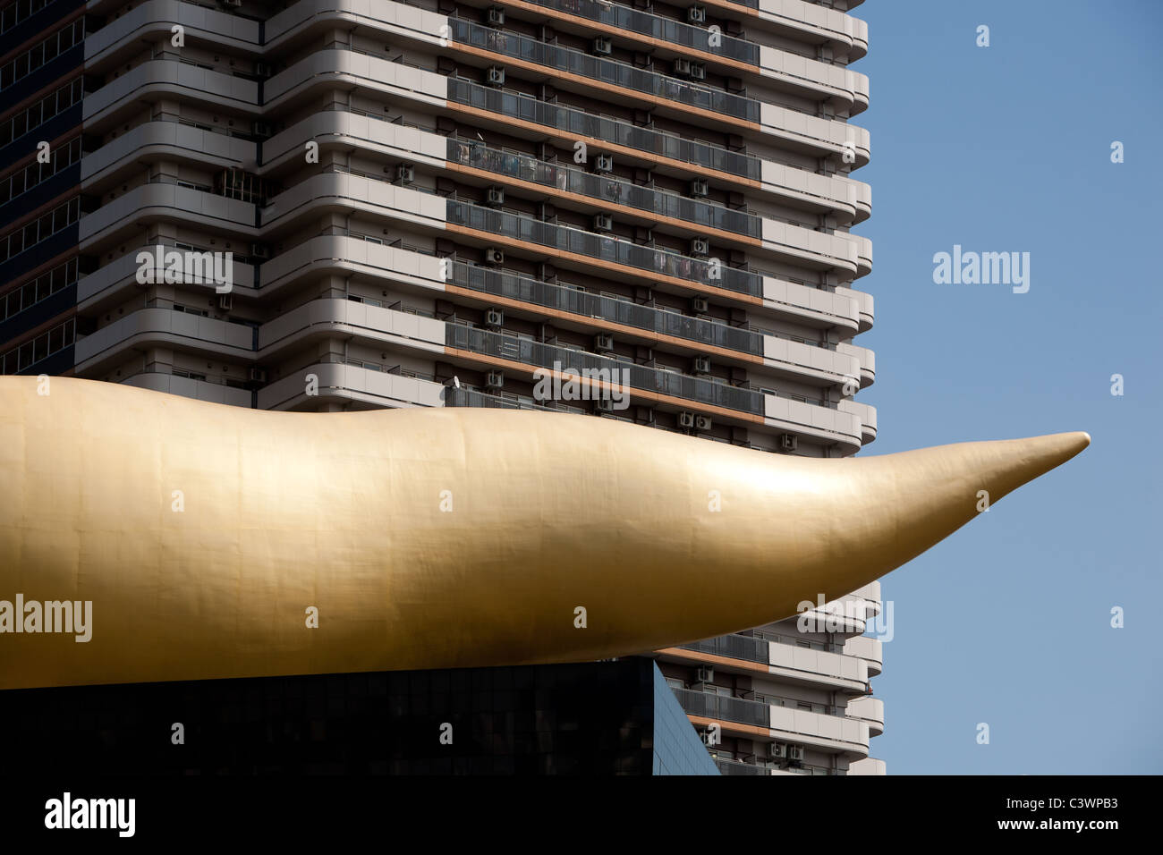 Asahi Beer Hall (aka Super Dry Hall oder Flamme d ' or, goldene Flamme Golden Stuhlgang), des französischen Designers Philippe Starck entworfen. Stockfoto