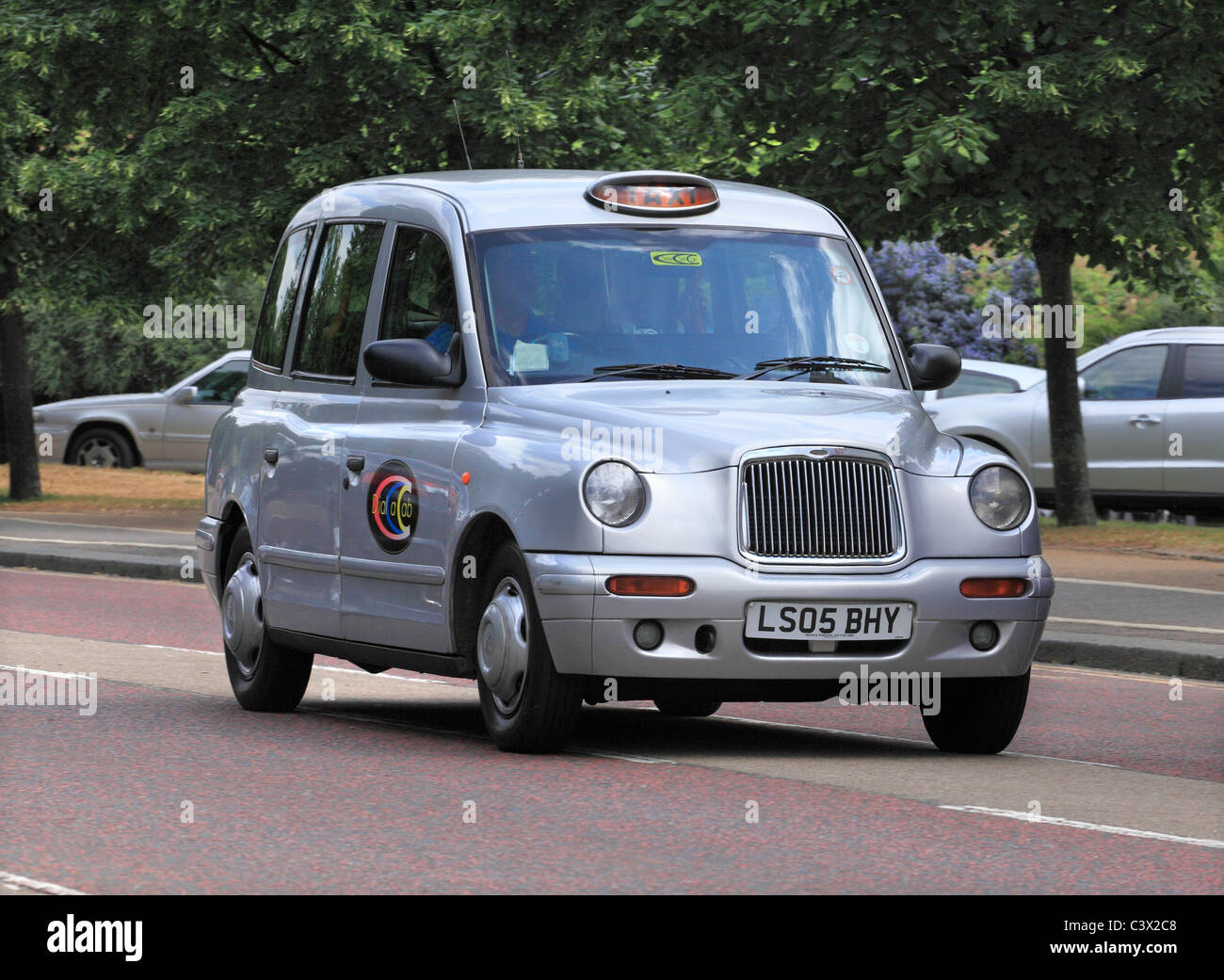 London Taxi Cab im Hyde Park Stockfoto