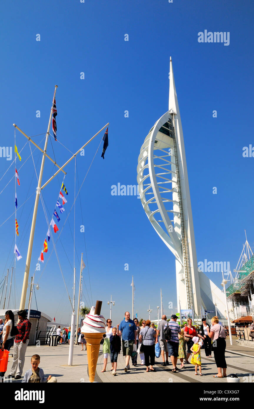 Spinnaker Tower auf Gunwharf Quay, Portsmouth Stockfoto