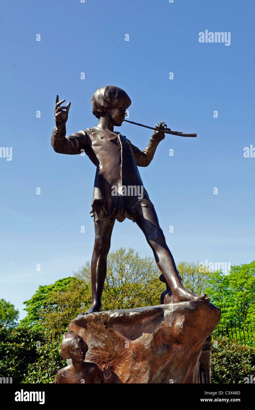 Statue in Sefton Park Liverpool. James Barrie Peter Pan Stockfoto