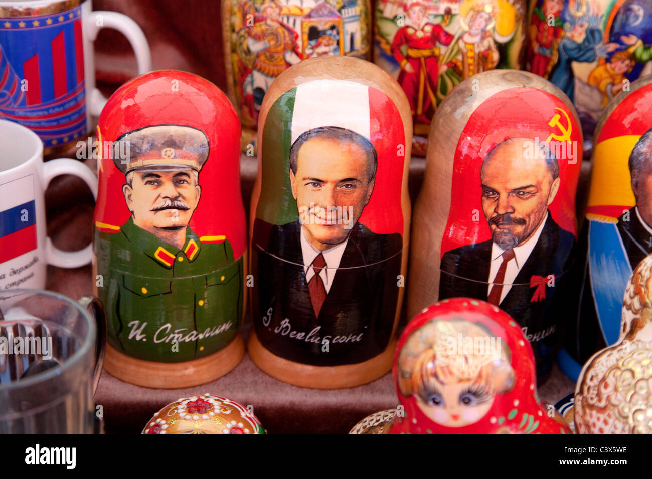 Souvenirs und Geschenke im Shop in Moskau, Russland Stockfoto