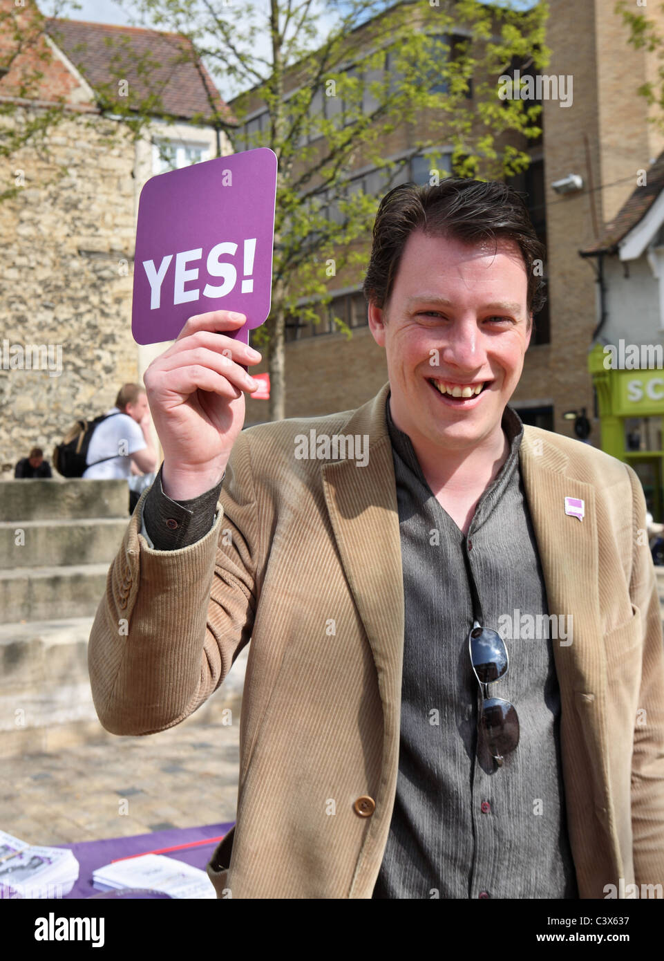 Mann, die Kampagne für ein ja im Referendum zur Wahlreform mit der Alternative übertragbar Abstimmung Oxford England UK Stockfoto