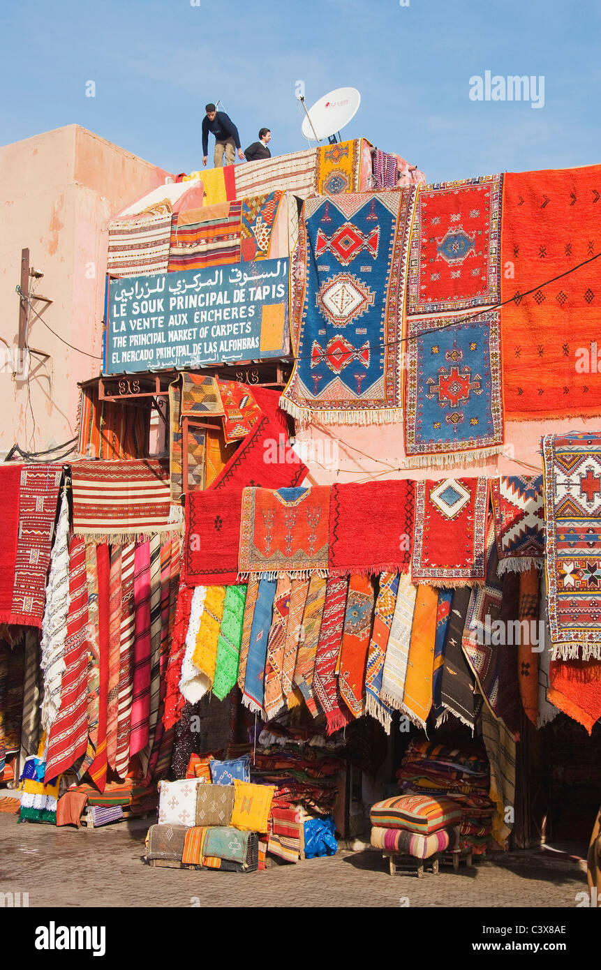Teppichgeschäfte in den Souks von Marrakesch, Marokko Stockfotografie