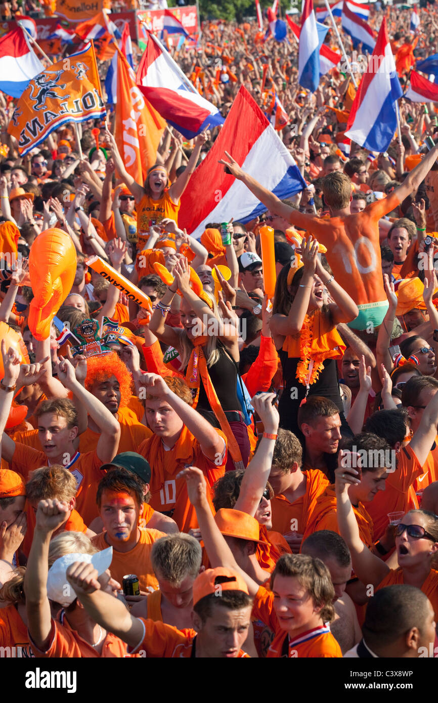 Die Niederlande - Spanien. 180.000 Anhänger versammeln, vor allem in den Nationalen Farbe orange gekleidet. Stockfoto