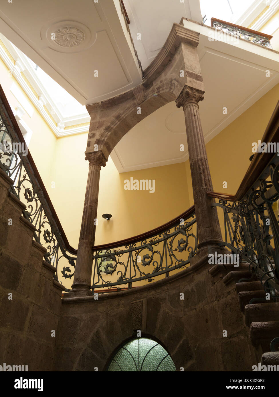 Treppe in das Centro Cultural Metropolitano, Quito Stockfoto