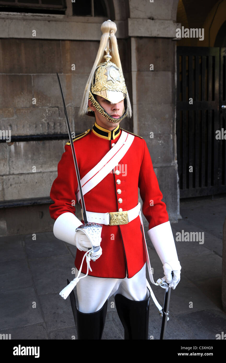 Ein Kavallerie-Soldat der die Leibgarde der Household Cavalry auf der Parade. Stockfoto