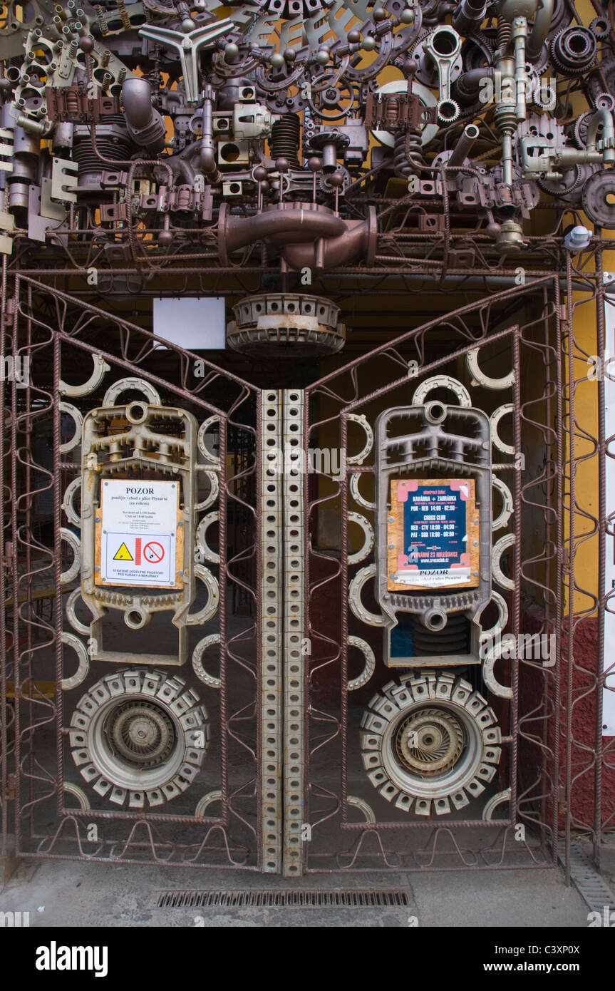 Cross Club außen Holesovice Bezirk Prag Tschechische Republik Europa Stockfoto