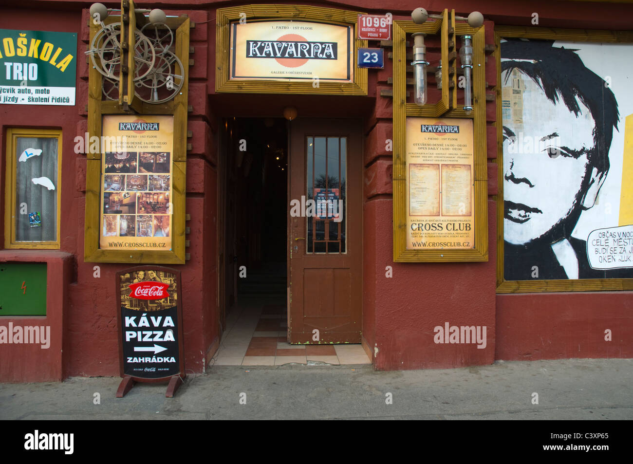 Cross-Club eröffnete neue Café 2010 Holesovice Bezirk Prag Tschechische Republik Europa Stockfoto