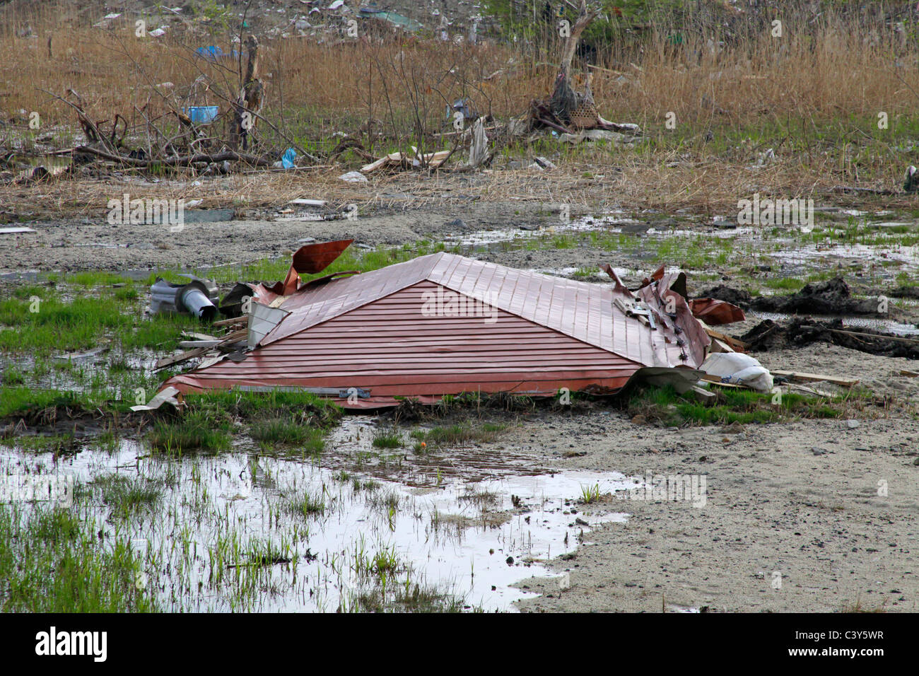 Nur Dach eines Hauses war getrieben von irgendwo durch Tsunami 11. März 2011 Kirikiri Otsuchi-Cho Iwate Japan Stockfoto