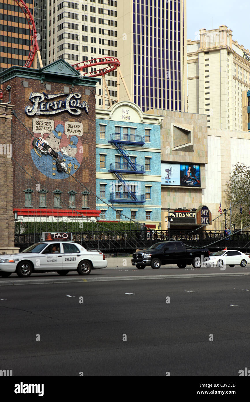 Pepsi Cola Werbung seitens des New York New York Hotel & Casino in Las Vegas Nevada, USA Stockfoto